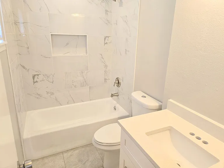 5404 Hazel St — Photo 10