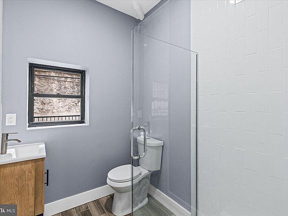 4th image of 1222 Chancellor St APT 1R