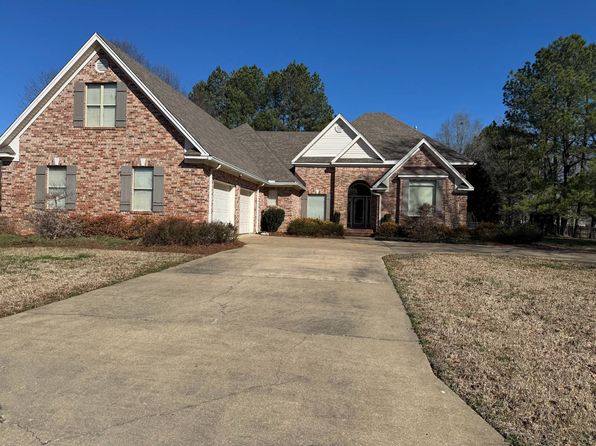 60 Broadmeadow Dr, Grenada, MS 38901