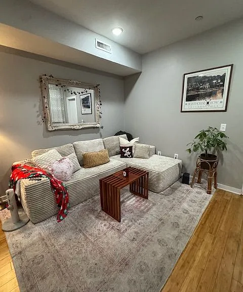 3044 Richmond St #3 — Photo 1
