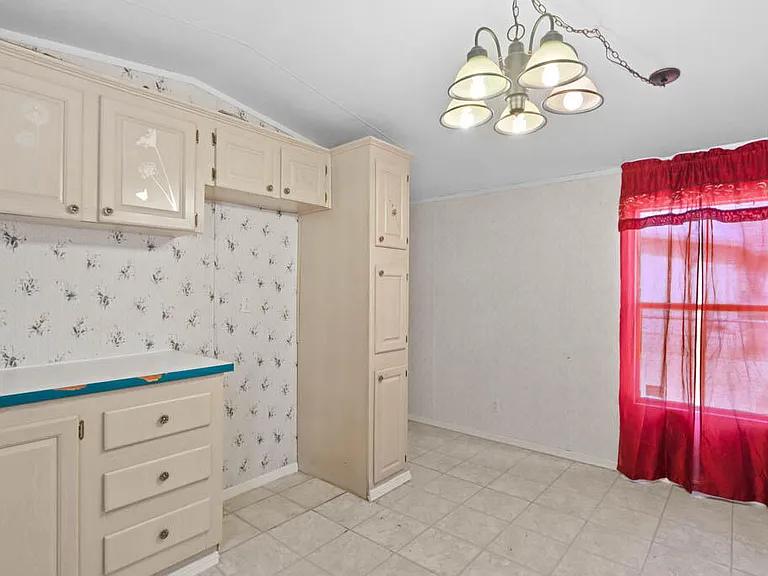 505 Ricky Zelt Dr — Photo 12