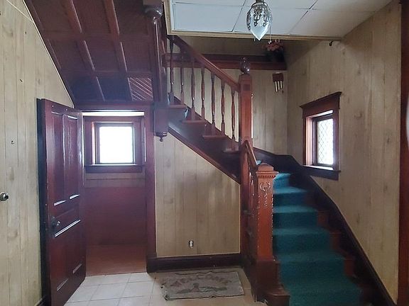 5th image of 310 N Lincoln St