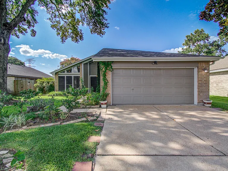 10546 Rippling Fields Dr — Photo 3