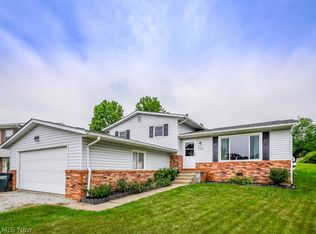 2948 Farmington Cir SW, Canton, OH 44706