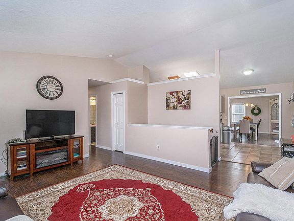 2nd image of 4684 Black Oak Ln