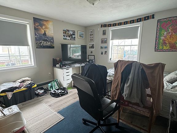 3rd image of 17 Adamson St #3
