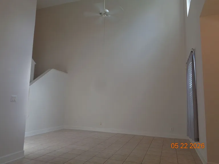 210 Woodhouse Ln — Photo 4