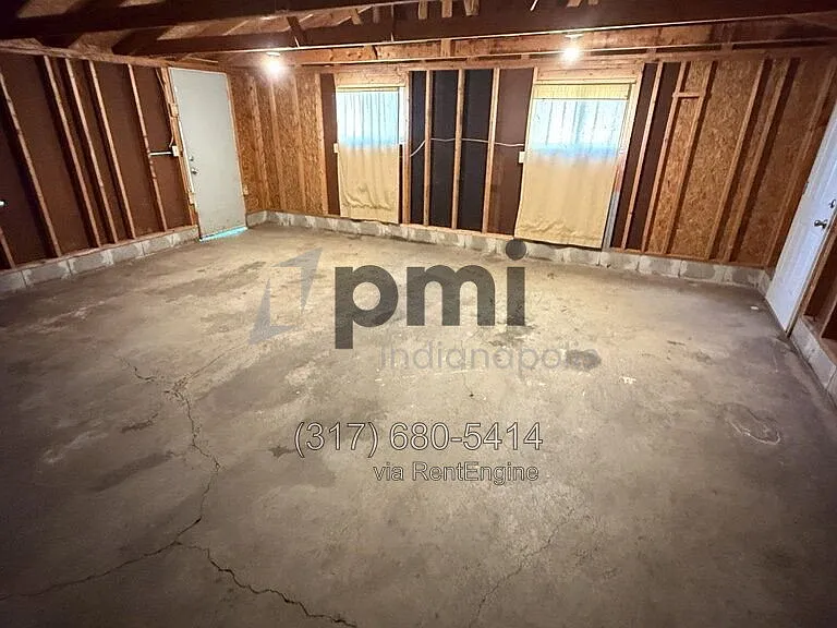 943 N Drexel Ave — Photo 32