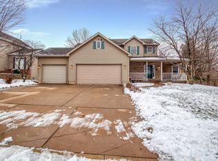 605 Windsor Way, Heyworth, IL 61745