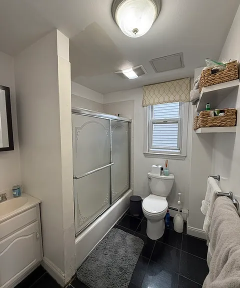 845 E 2nd St #2 — Photo 17