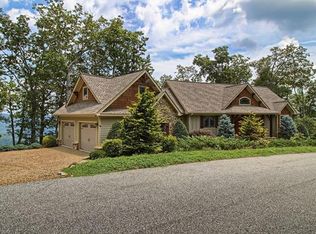 1411 Grand Oaks Dr, Hendersonville, NC 28792