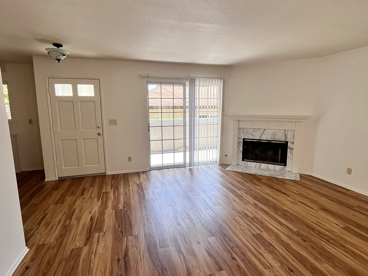 2 bed, 2.5 bath, 1285 sqft, $2,995 — Photo 3