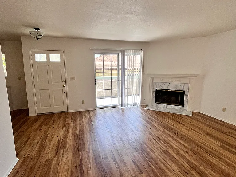 1227 S Alta Vista Ave #E — Photo 3