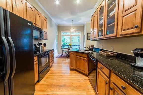 5th image of 621 Fleetwood Dr