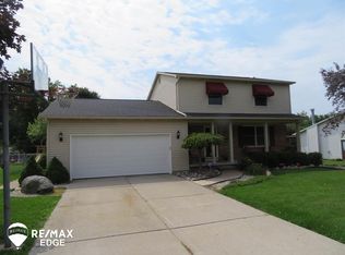 1434 Bluffview Ln, Grand Blanc, MI 48439