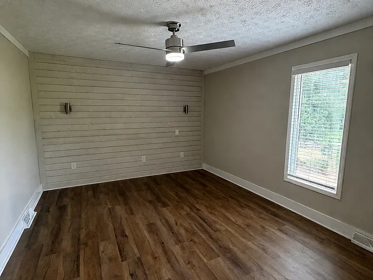 1101 Tall Oaks Cir — Photo 13