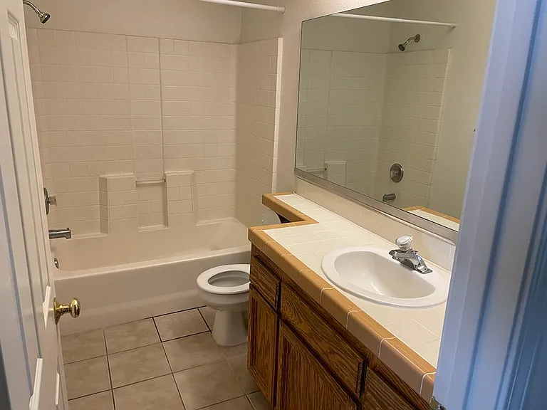 343 Chestnut St — Photo 8