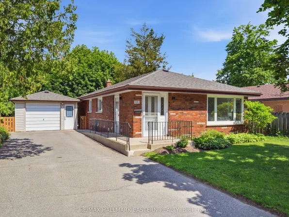 1092 Glendale Dr, Peterborough, ON K9H 6M4
