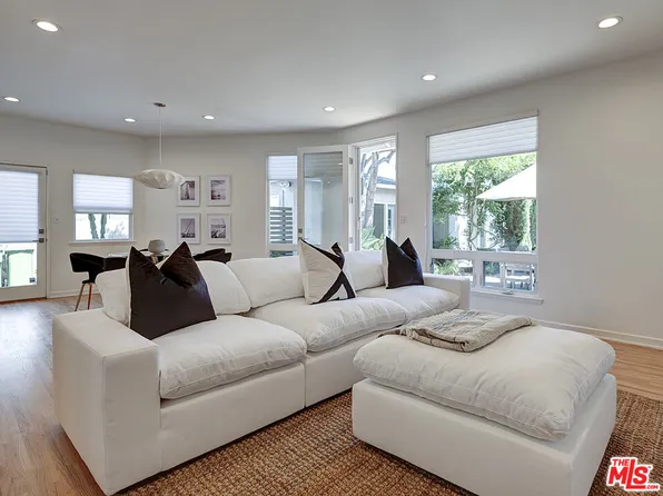 6124 W 75th Pl, Los Angeles, CA 90045