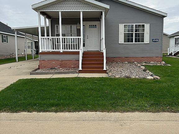 2nd image of 45435 Labelle Dr #1760