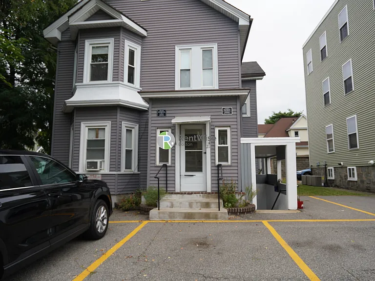 21 Mansfield St #2 — Photo 16