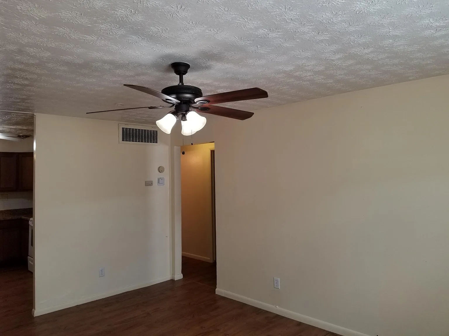 2 bed, 176 sqft, $1,100 — Photo 2