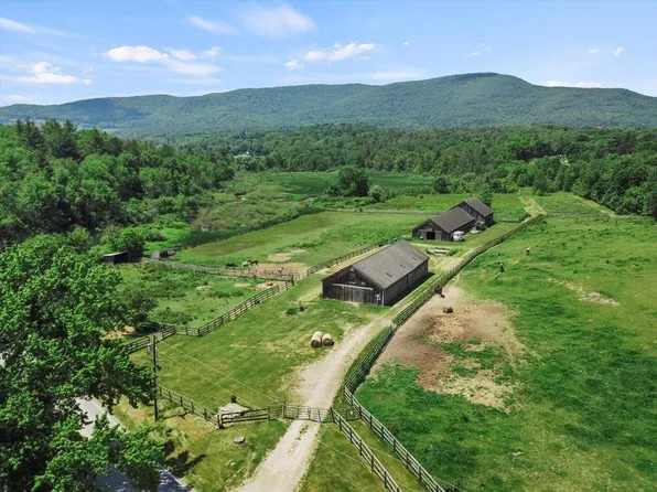 425 Middle Pownal Road, Bennington, VT 05201