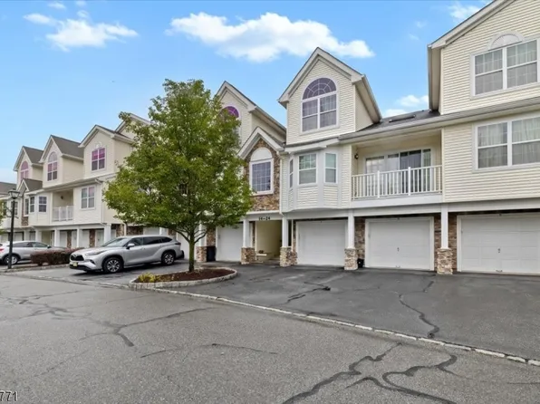 16 Pondside Dr, Roxbury Twp., NJ 07852