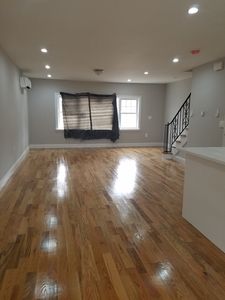 3211 Pearsall Ave, Bronx, NY, 10469