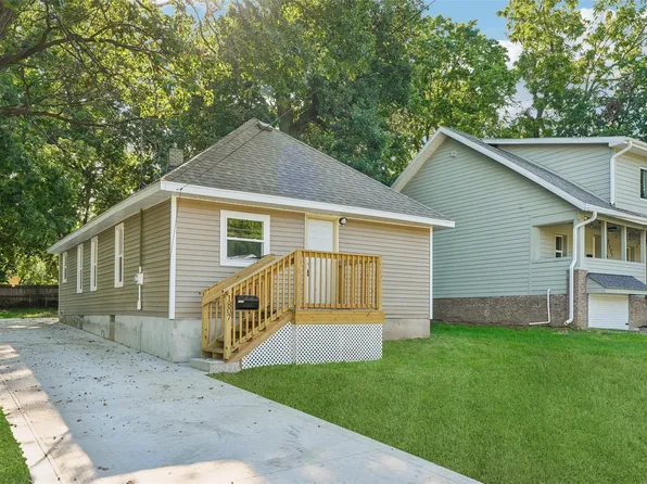 1807 22nd St, Des Moines, IA 50310