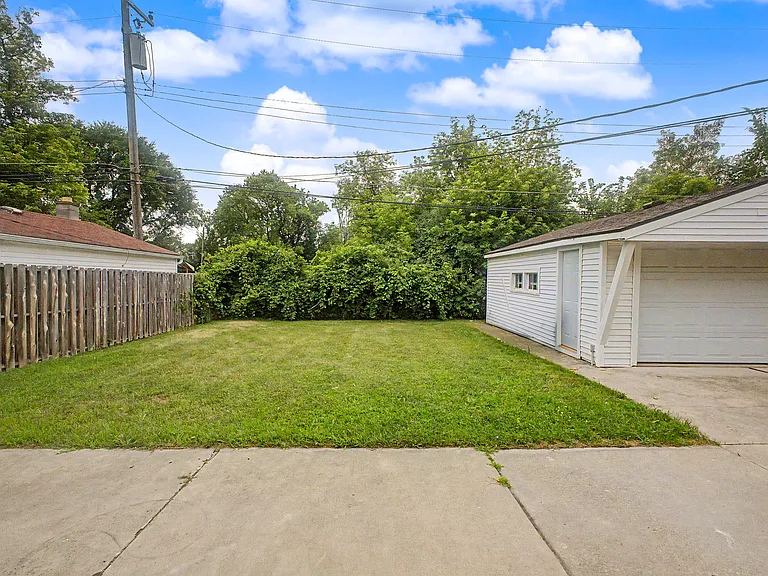 8108 Whitefield St — Photo 32