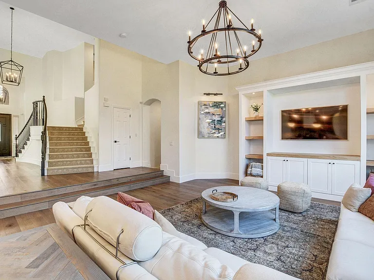 308 Round Stone Ct — Photo 18