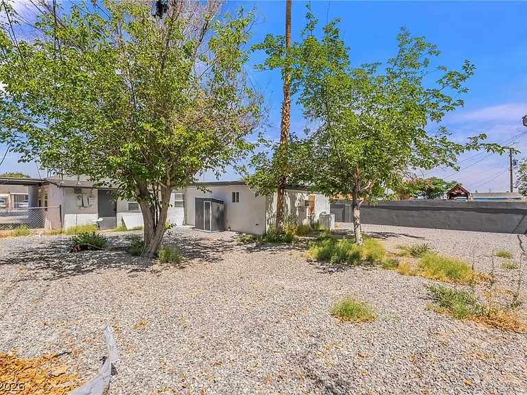 1610 E Ogden Ave — Photo 30
