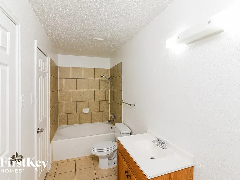 9419 Valley Bnd — Photo 9
