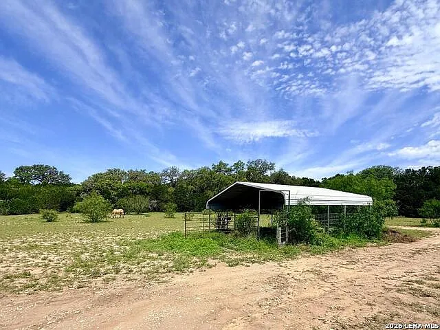 3 bed, 2.0 bath, 1560 sqft, $1,100 — Photo 2