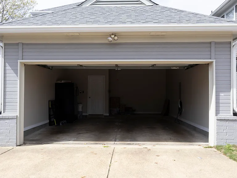 1226 Isle Bay Dr — Photo 35