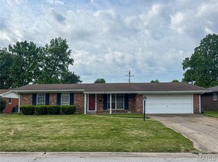 73 Bedford Dr, Belleville, IL 62226