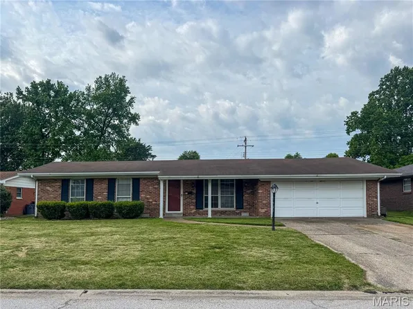 73 Bedford Dr, Belleville, IL 62226