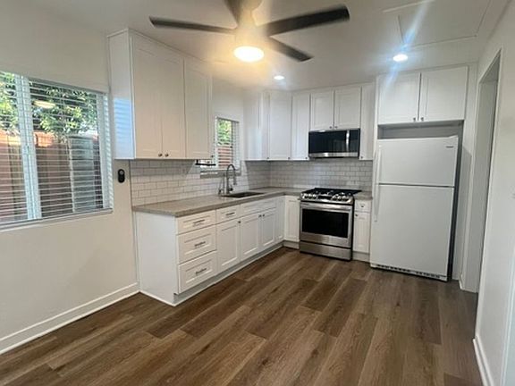 5th image of 10346 Ruffner Ave