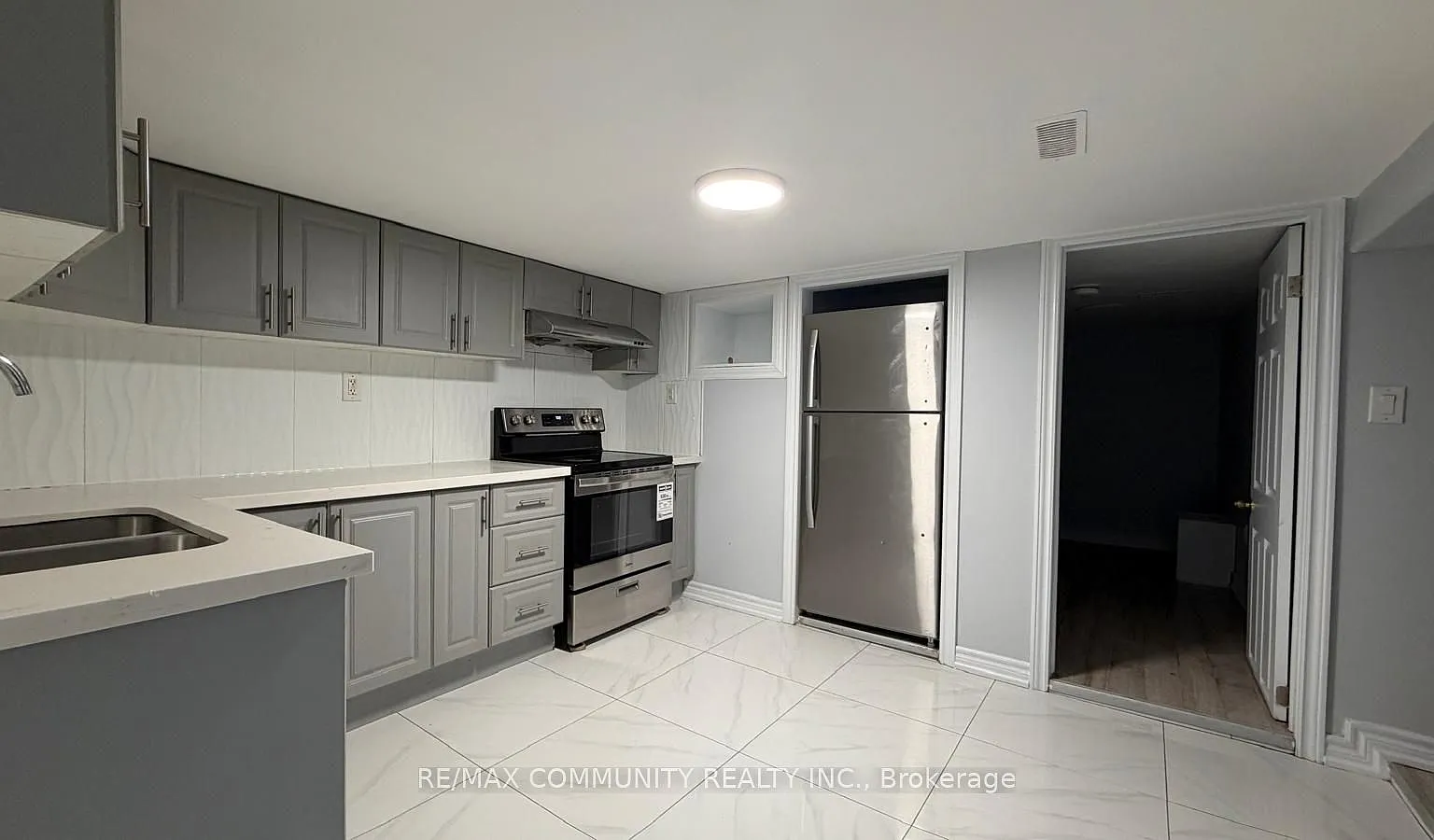 4 bed, $1,850 — Photo 2