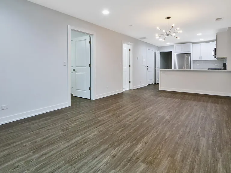 4052 N Lavergne Ave #1R — Photo 6