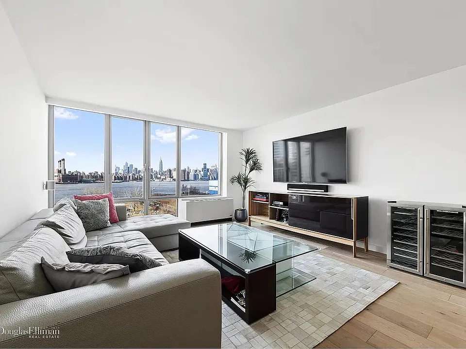 49 N 8th St #6A