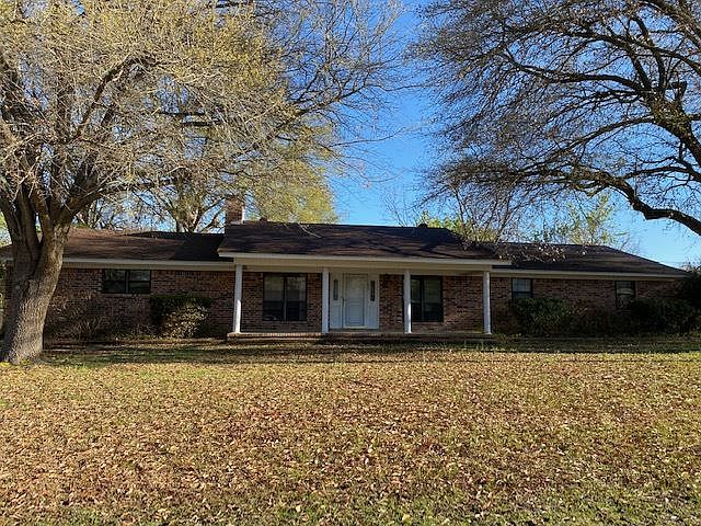 1st image of 107 E Avenue I