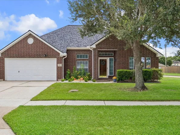 202 Meadowhill Ln, Dickinson, TX 77539