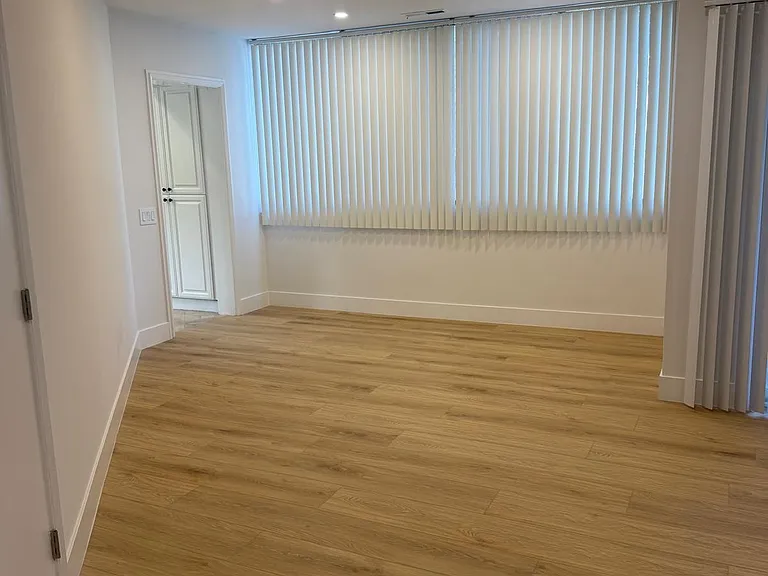 223 S Lasky Dr #B — Photo 6