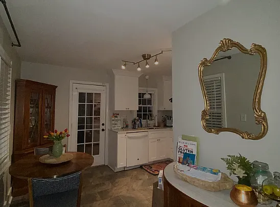 2 bed, 834 sqft, $2,100 — Photo 4