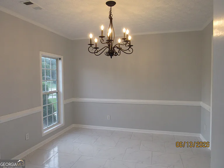 305 Sunderland Cir — Photo 6