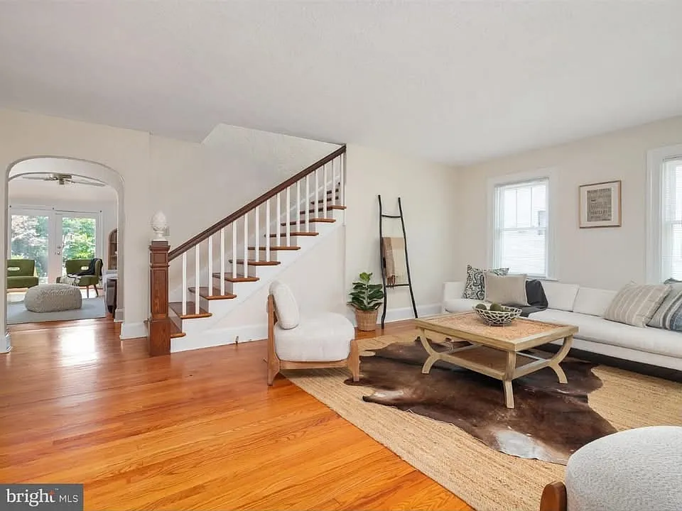 3 bed, 2747 sqft, $4,950 — Photo 2