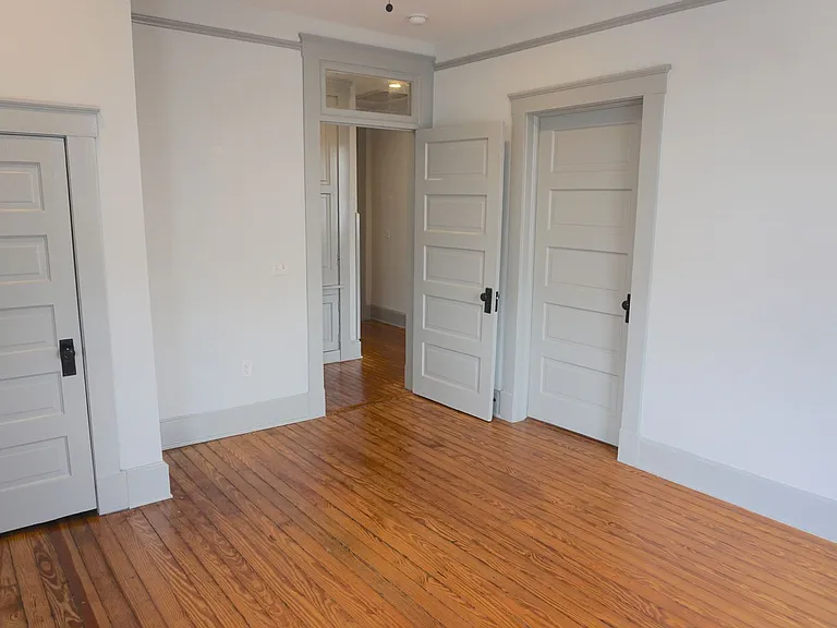 2411 Habersham Melrose — Photo 11