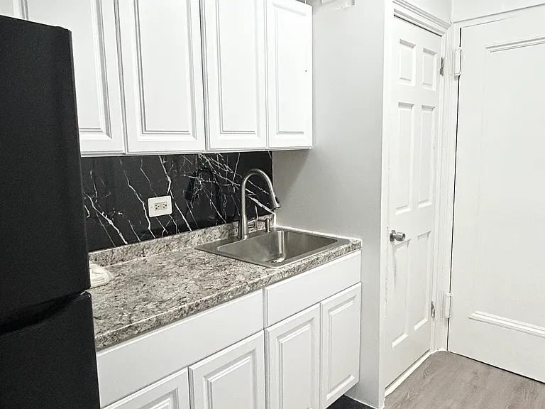 310 Riverside Dr #1102 — Photo 2